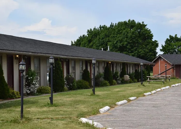 Festival Courtyard Inn